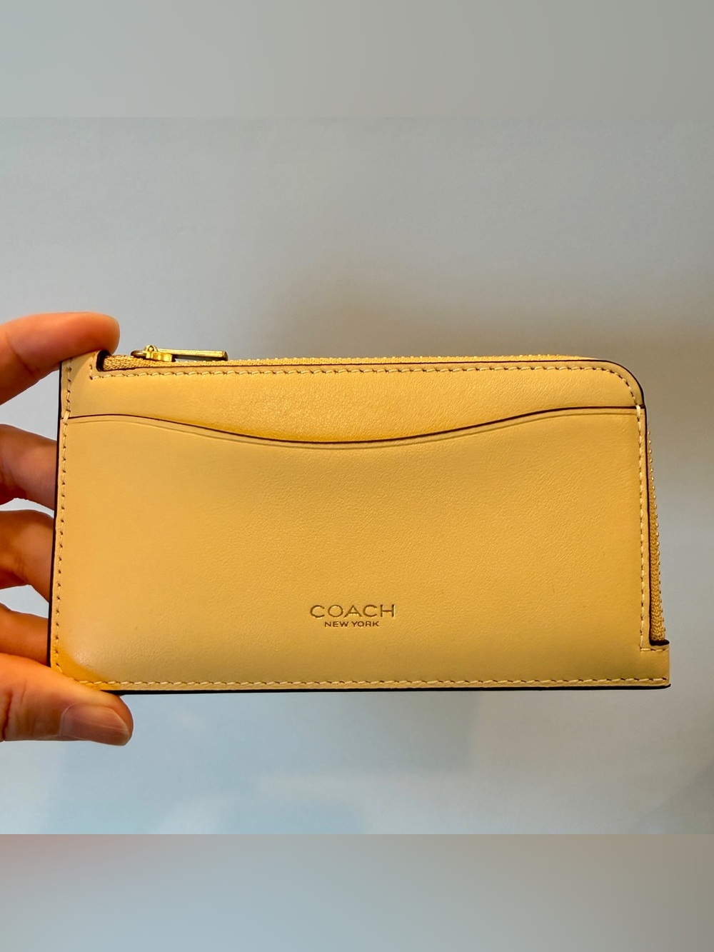 Coach NWT Calf Leather New York Zip Card Case CZ112 - B4/Vanilla Yellow